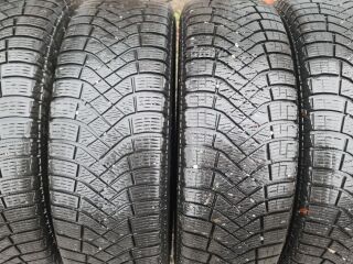 Pirelli Icezero 215/70 R16