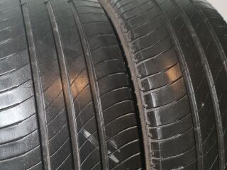 Michelin Agilis 235/60 R17
