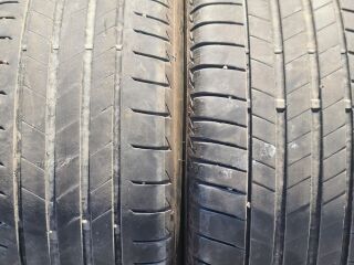 Bridgestone T005 225/55 R18