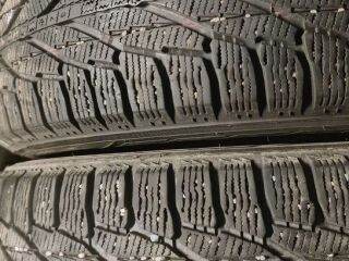 Nokian R2 225/65 R17