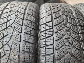 Goodyear Ultragrip 215/60 R17