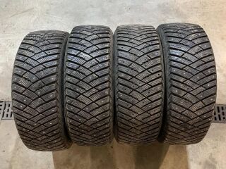 Goodyear Ultragrip iceartic 215/60 R16