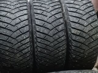 Goodyear Ultragrip 215/70 R16