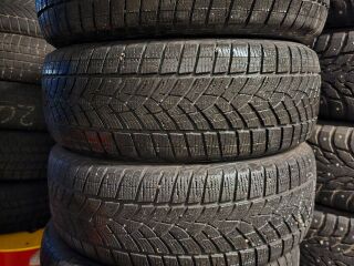 Goodyear Ultragrip 225/60 R17