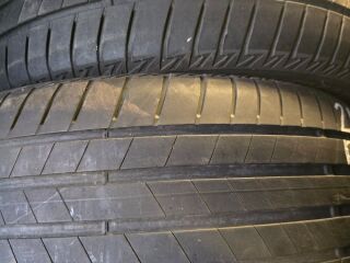 Bridgestone  215/55 R16