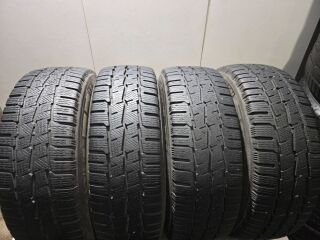 Michelin Agilis 215/65 R16
