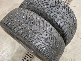 Nokian Hakkapelita 8 215/60 R16